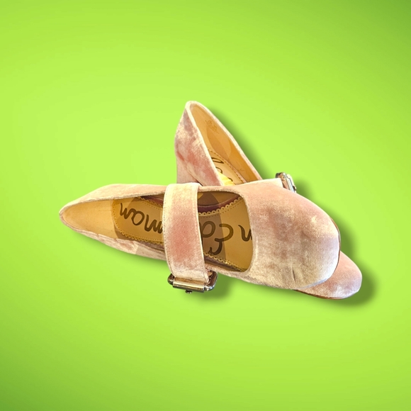 pink velvet block heeled pumps - Picture 3 of 6